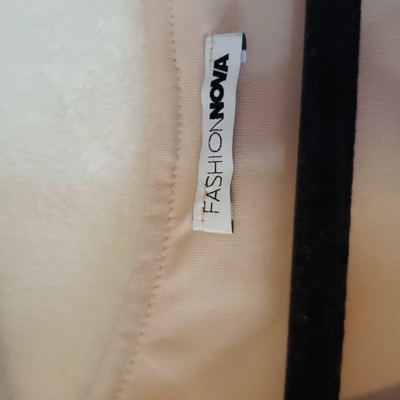 NWOT Fashion Nova Ruched Waist Surplice Top - Picture 5 of 9